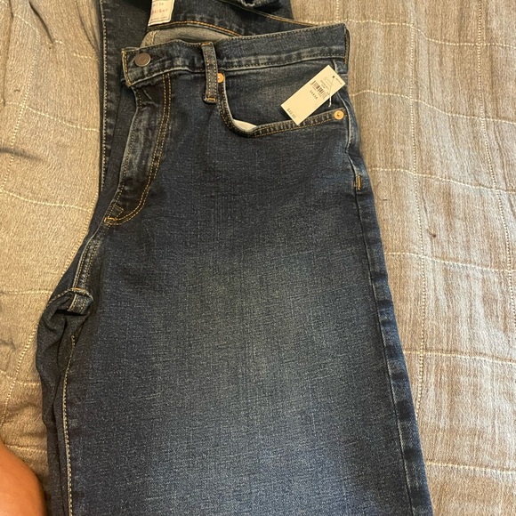 NWT - Gap Men’s Straight Leg Jeans Size 34x36 NEW Medium Wash - Picture 3 of 3